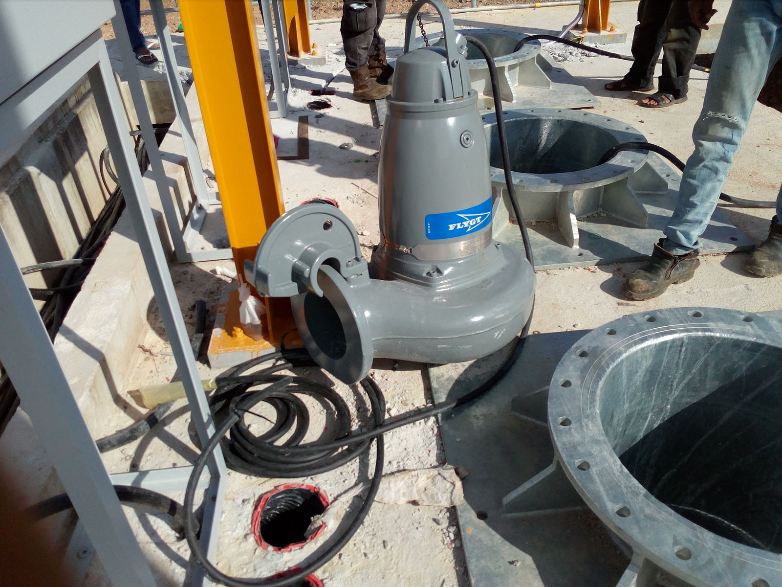 FLYGT Submersible Pump (2)